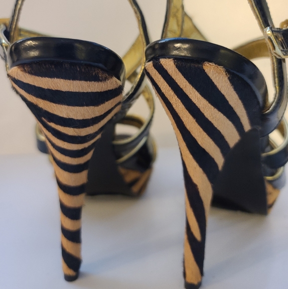 🖤 Steve Madden Tiger Animal Print Black Gold Platform 4 inch Black Heels Size 6 - Picture 4 of 5
